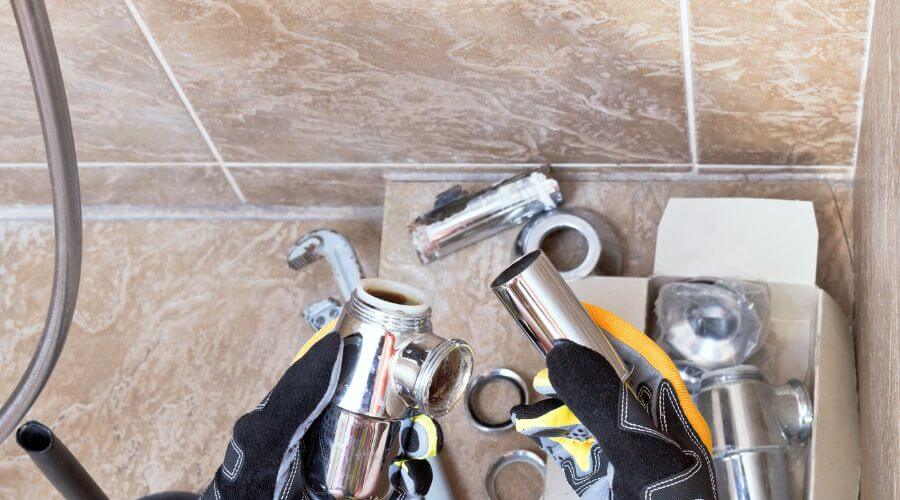 Professional gutter cleaning in Emerson, IA